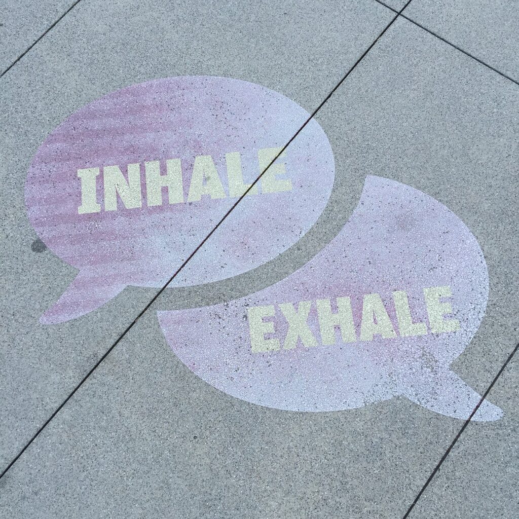 Street Art Breathe Inhale Exhale  - kathleenport / Pixabay